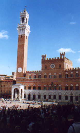 Die Piazza in Siena